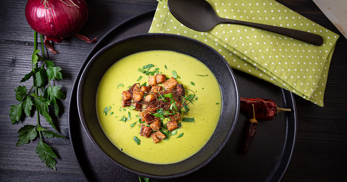 Rezept: Scharfe Erbsensuppe mit Croûtons - Testesser